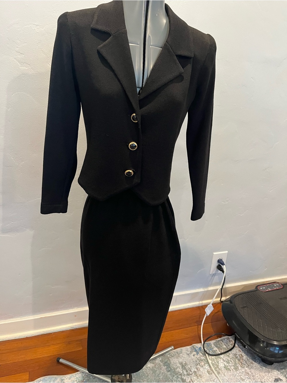 St. John by Marie Gray Suit Size 2